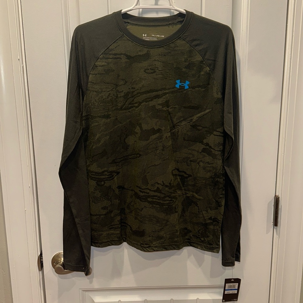 (NWT) Youth Boys Under Armour Long Sleeve Shirt